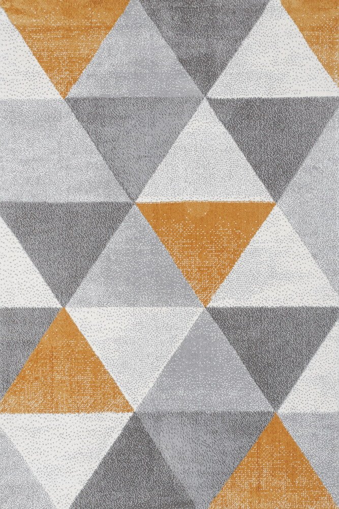 Sintelon tepih Creative 51SYS Sintelon tepih Creative 51 SYS u sivim, bijelim i žutim trouglovima, ultra soft touch mikrofiber, 11 mm.