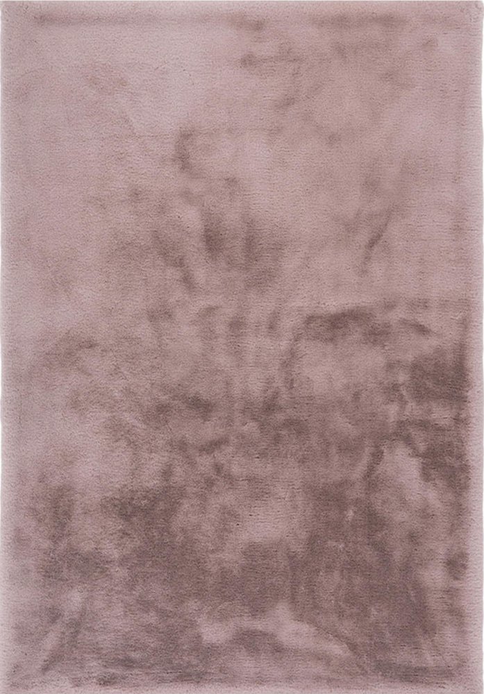Sintelon tepih Sensation 02RRR u braon boji Sintelon tepih Sensation 02 RRR, roze jednobojan sa svilenkastom površinom koja podsjeća na zečije krzno, debljine 40 mm.