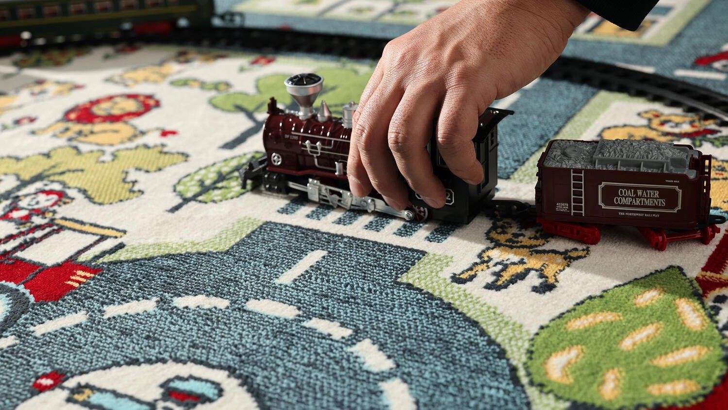 Dječiji tepih Ritmo Kids 30ZWZ mekan na dodir sa dezenom saobraćajnice